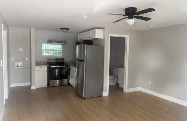 4605 North Hubert Avenue - 2 Gallery 3