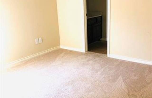 4912 Stray Creek Lane Gallery 3