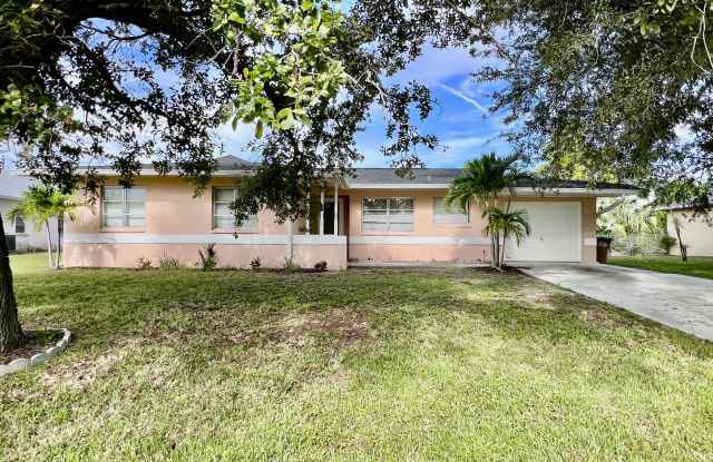 Live Comfortably in SE Cape Coral – Bright, Remodeled Home for Rent photos photos