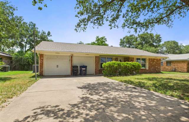 1402 Village Drive photos photos