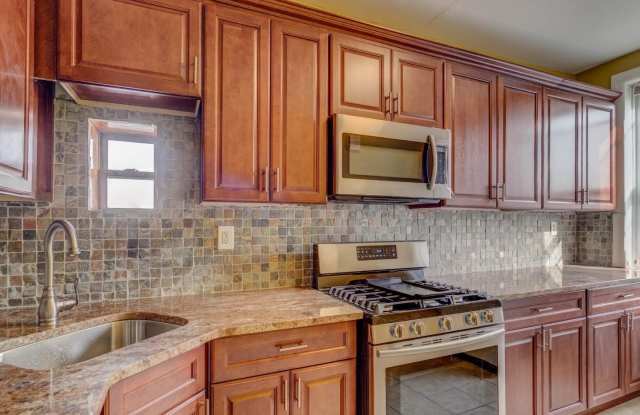 122 MALLORY AVE - 122 Mallory Avenue, Jersey City, NJ 07304