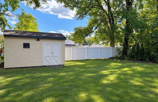 107 Crescent Dr Gallery 1