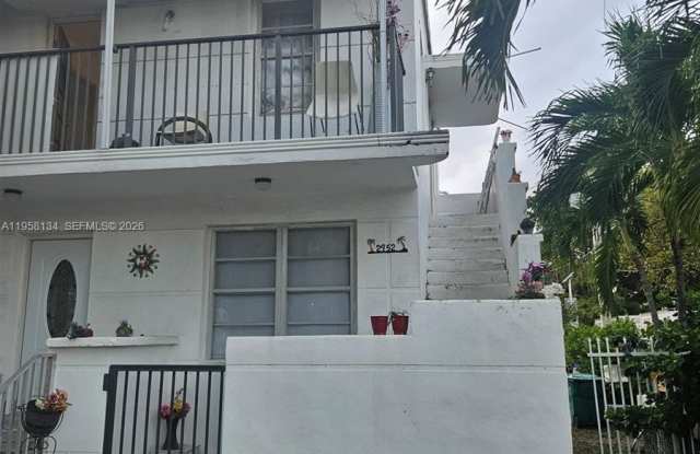 2952 NW 5th Ave photos photos