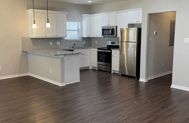 COMING SOON!! — IN BROCK ISD | LAWNCARE INCLUDED | WATER INCLUDED Gallery 1