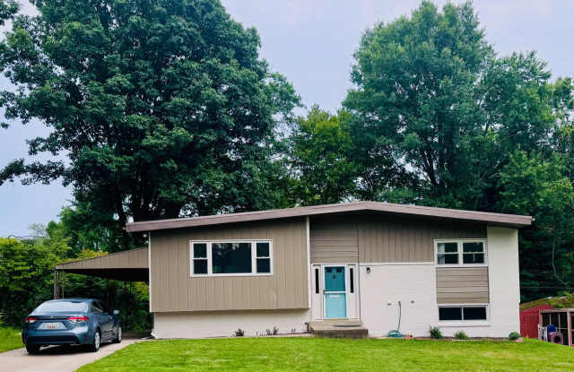 5 bedroom, 2 bathroom home in Newark photos photos