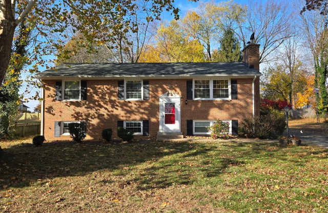 341 S 26TH Street unit: A - 341 South 26th Street, Purcellville, VA 20132 341 S 26TH Street unit: A - 341 South 26th Street, Purcellville, VA 20132