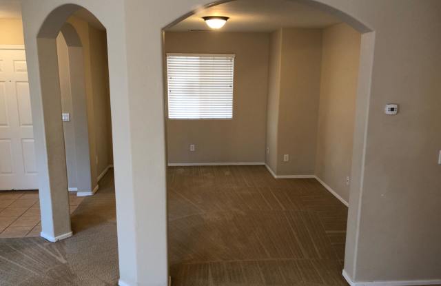 25728 W ST CHARLES Court Gallery 4