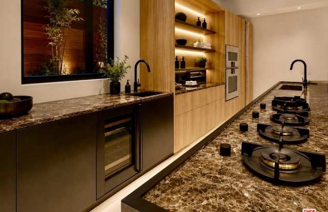 8741 Dorrington Avenue Gallery 2