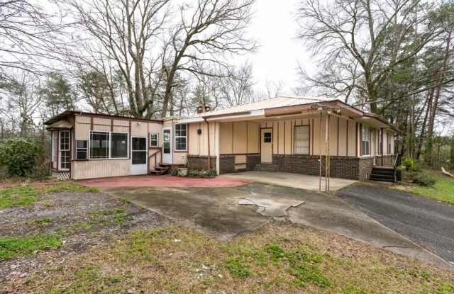 Hidden Calera Oasis — Private, Peaceful & Full of Charm Gallery 1