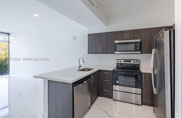1 Curtiss Pkwy Gallery 2
