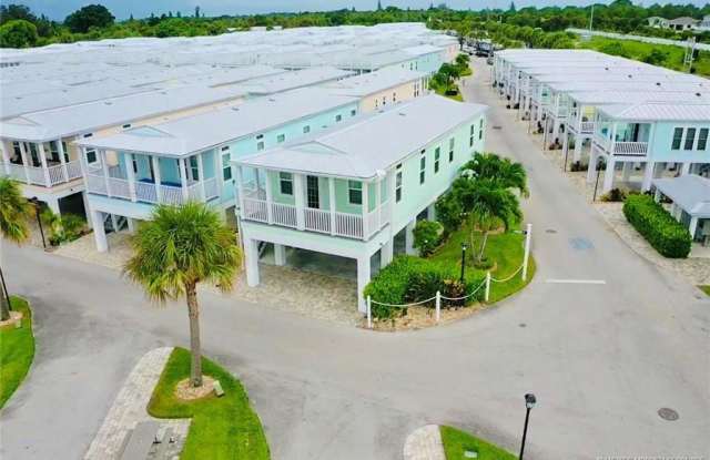 252 NE Ebbtide Way photos photos