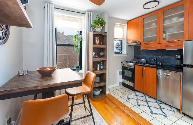61 Oliver St Apt 3T Gallery 4