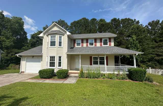 3 Bedroom, 2.5 Bath 2 Story off Ramsey Street located in a Quiet Cul-de-sac. Gallery 3
