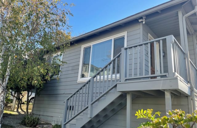 521 Poppy Avenue 1/2 - 521 Poppy Avenue, Newport Beach, CA 92625