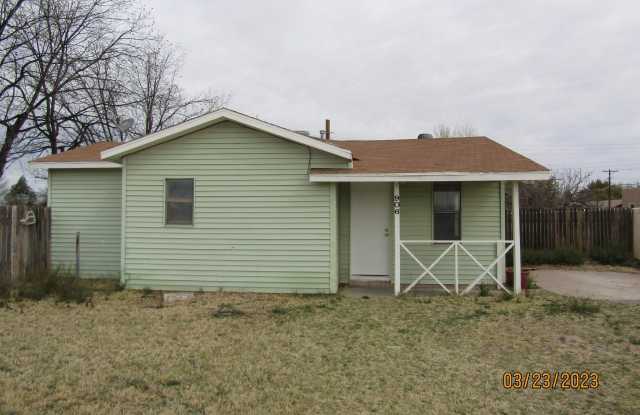 906 Mann - 906 West Mann Avenue, Artesia, NM 88210