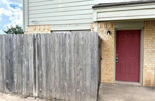 2817 Longmire Drive Gallery 2