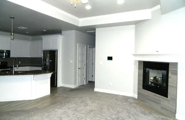 203 Northwest Granite Avenue Gallery 3