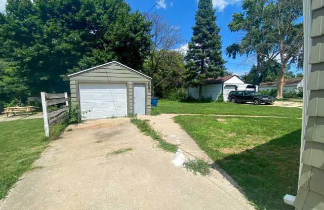 4 Bedroom Single Family Gallery 3