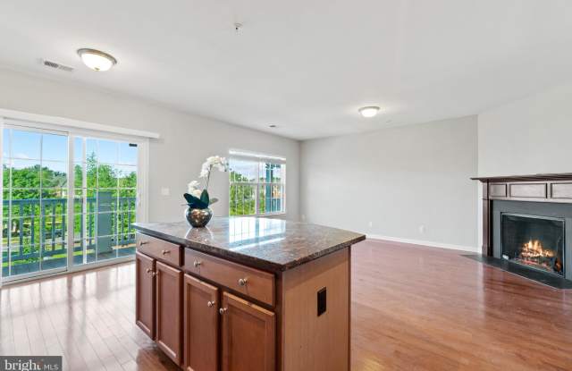 2261 KEW GARDENS DRIVE Gallery 3