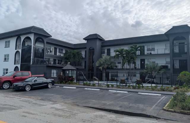 Charming 1-Bedroom Condo Near Downtown & the Beach Gallery 1