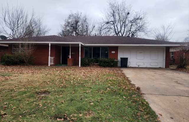 1417 Gannon - 1417 Gannon Avenue, Enid, OK 73703