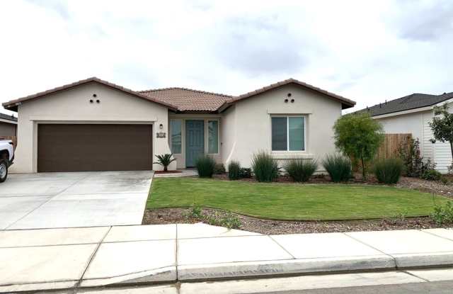 Beautiful Nearer Home in SE Bakersfield W/Solar Panel - $2400 Rent + $2400 Depsoit photos photos
