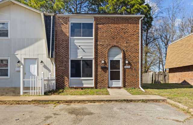Bright & Cozy 2-Bedroom Townhouse with Solar Panels – Virginia Beach photos photos
