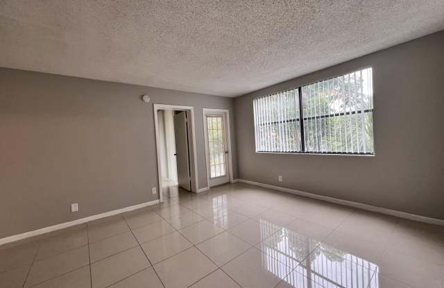 700 EXECUTIVE CENTER Drive Gallery 3
