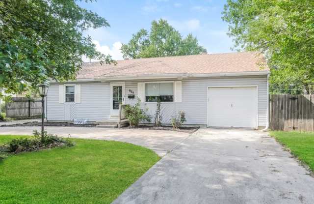 904 Northeast 67th Street - 904 Northeast 67th Street, Gladstone, MO 64118