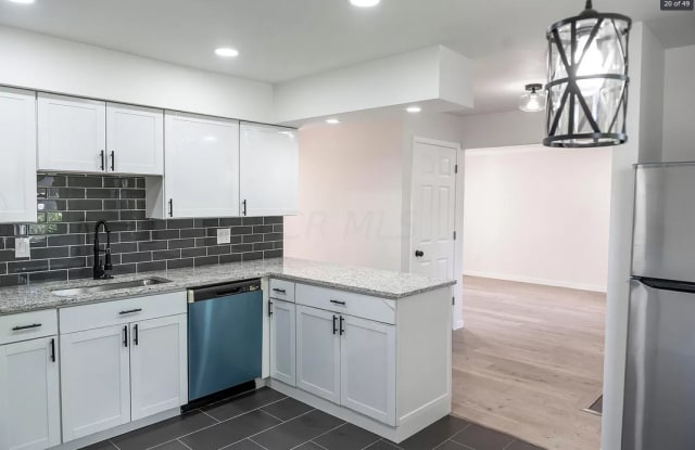 1558 Waterstone Court Gallery 3
