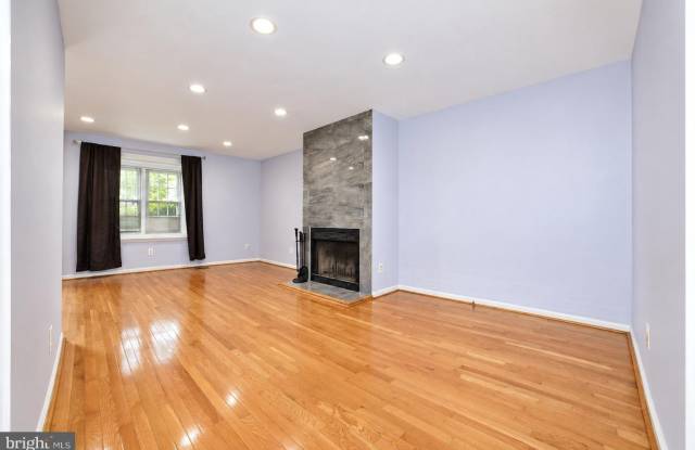 604 HILLARY Court Gallery 3