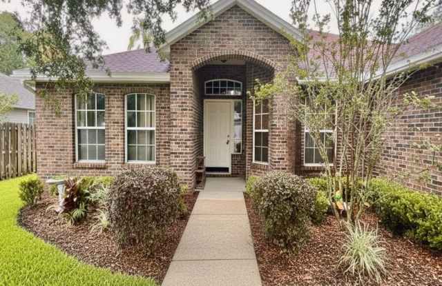 4 Bed 3 Bath Home. Over 2,400 sqft Near Jacksonville Beach. Amenities, Bonus Room, Guarded Gate. Pet Friendly photos photos