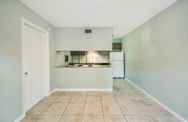 Daughtery Place 1 bedroom Downstairs Condominium Gallery 4