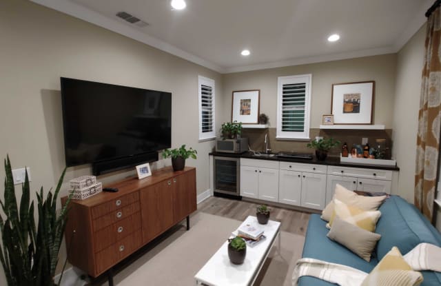 706 Hydrangea Drive photos photos