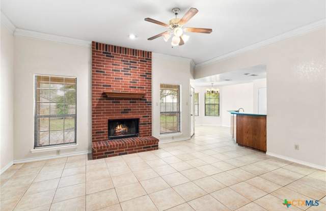 1502 Oak Knoll Lane Gallery 3