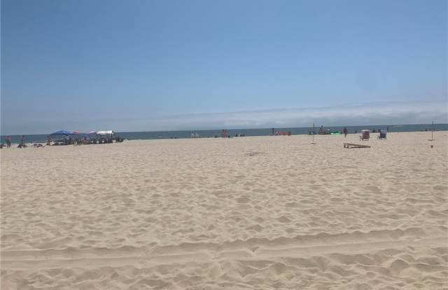 3212 W Oceanfront Gallery 3