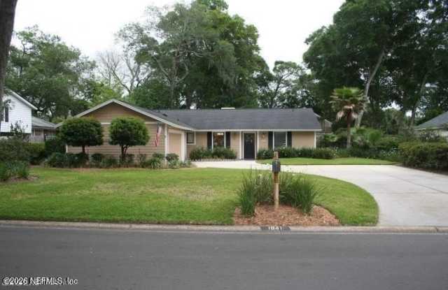 1841 TWELVE OAKS Lane E - 1841 Twelve Oaks Lane East, Neptune Beach, FL 32266