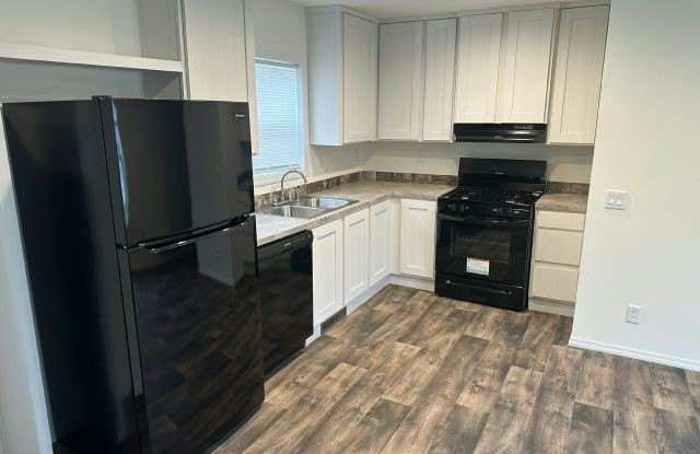 403 Elm Dr - 403 Elm Drive, Mankato, MN 56001 403 Elm Dr - 403 Elm Drive, Mankato, MN 56001