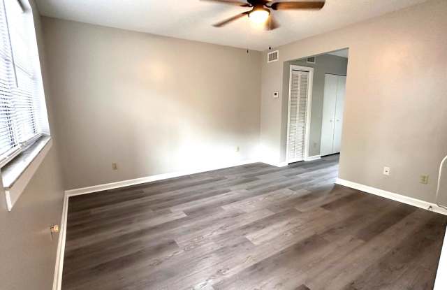Island Townhouse-Close to Shopping and Beach! Gallery 4