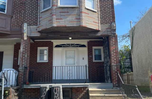 Lovely 3-Bedroom Townhouse in North Philadelphia! Available mid-November! Gallery 1