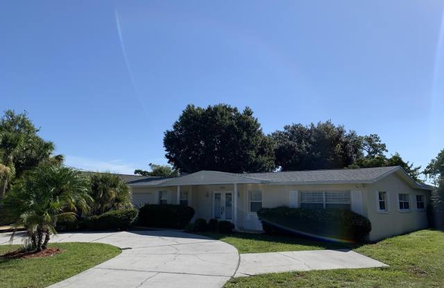 1343 Gleneagles Way photos photos