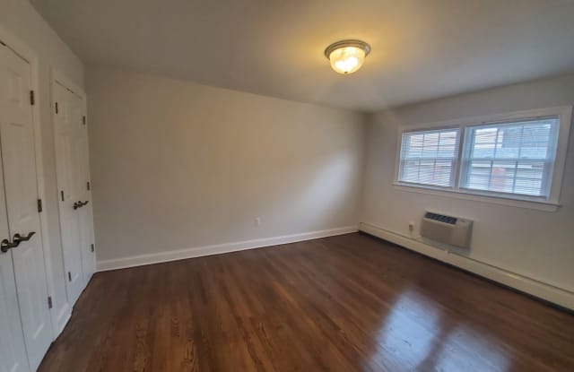 Madison Mall Apartments Gallery 2