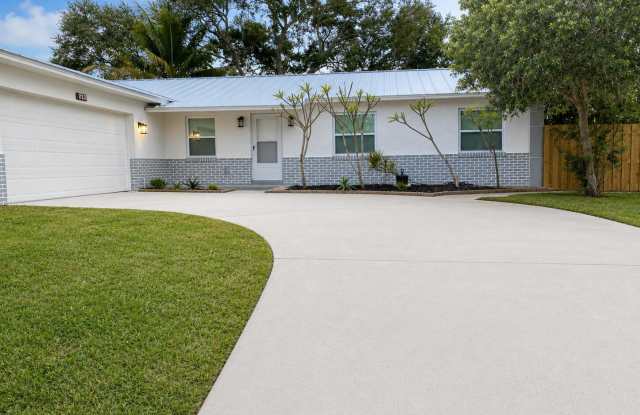 2921 College View Drive photos photos