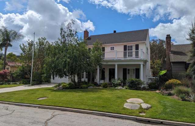 One of a Kind 3 Bed Home w/unparalleled views of the Oakmont Country Club Golf Course and Verdugo Mountains - 1666 San Gabriel Avenue, Glendale, CA 91208