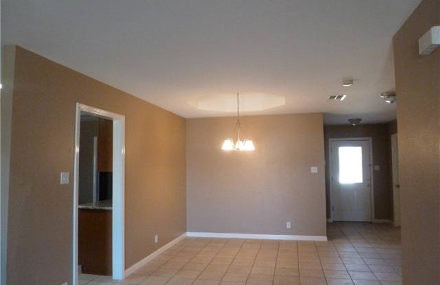 1527 Dustin Cade Drive Gallery 2