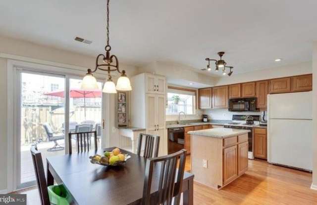 6560 MEDINAH LANE Gallery 2