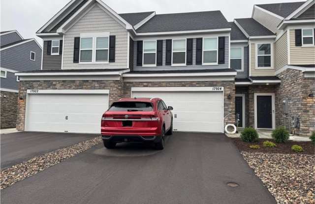 17924 Giants Way photos photos