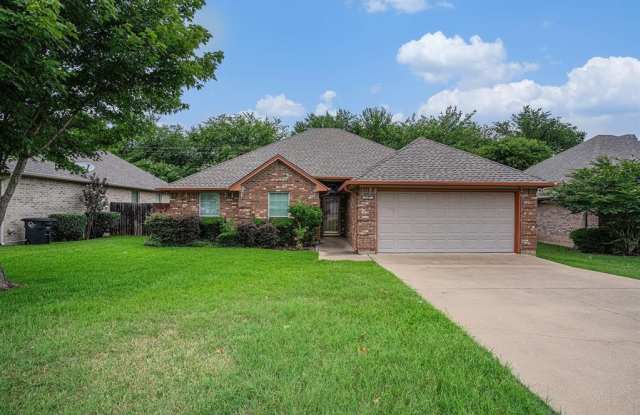 1307 Hyde Park Boulevard - 1307 Hyde Park Boulevard, Cleburne, TX 76033