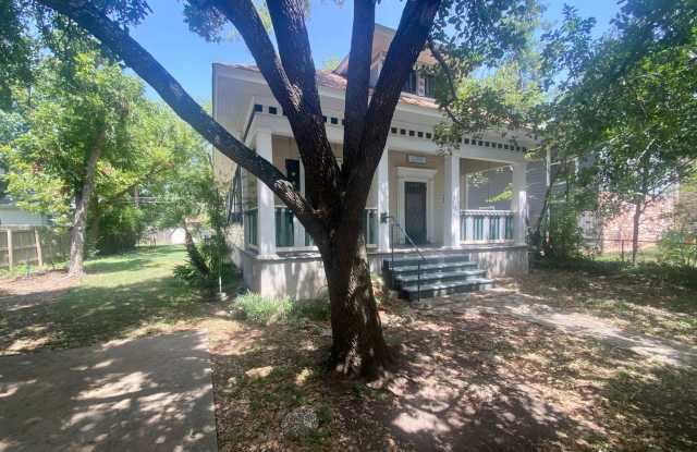 Charming 2/1 in Hyde Park- 4518 Depew! Gallery 3