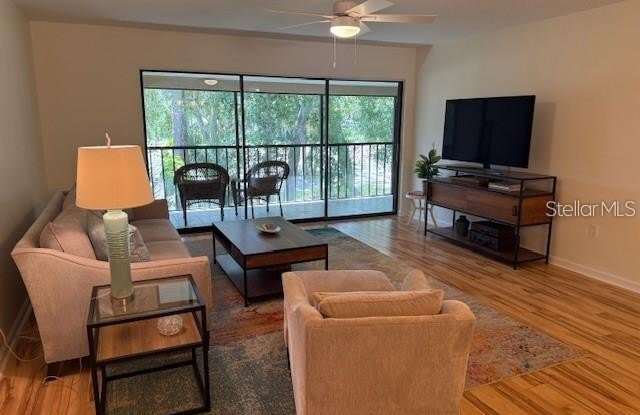 6120 COUNTRY CLUB Way Gallery 3